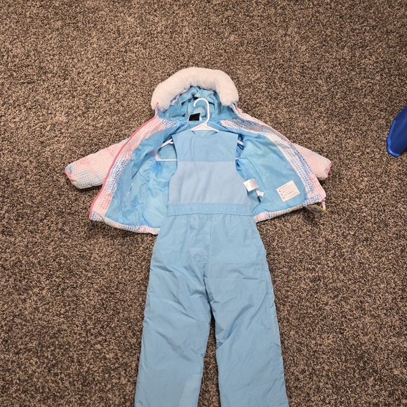 Snozu Jacket and snow pants - Picture 2 of 3